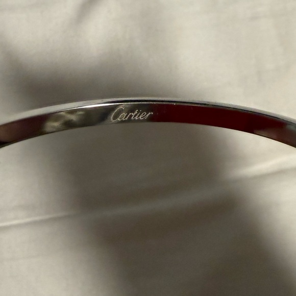 Luxury Silver tone Bangle Bracelet! - Picture 3 of 4